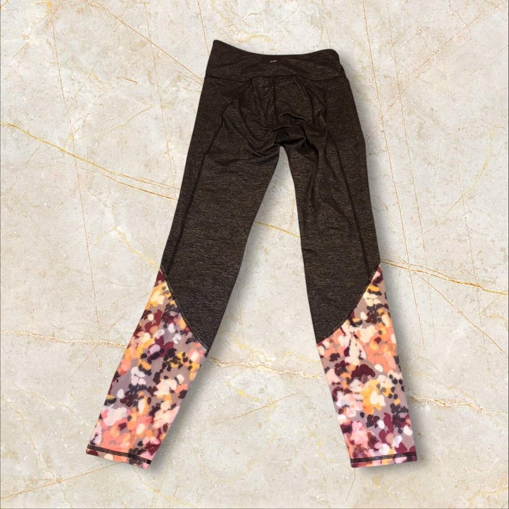 Athleta Women’s Chaturanga Flow Petal Leggings
